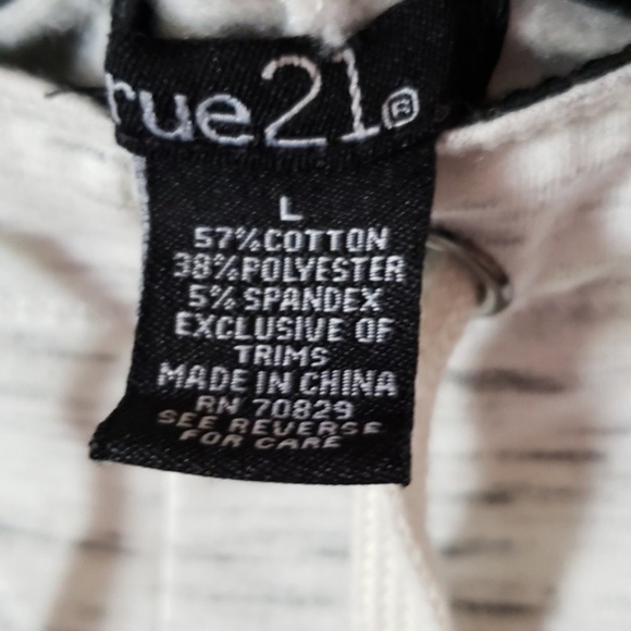 Rue21 | Hakuna Matata Joggers large - Picture 2 of 2